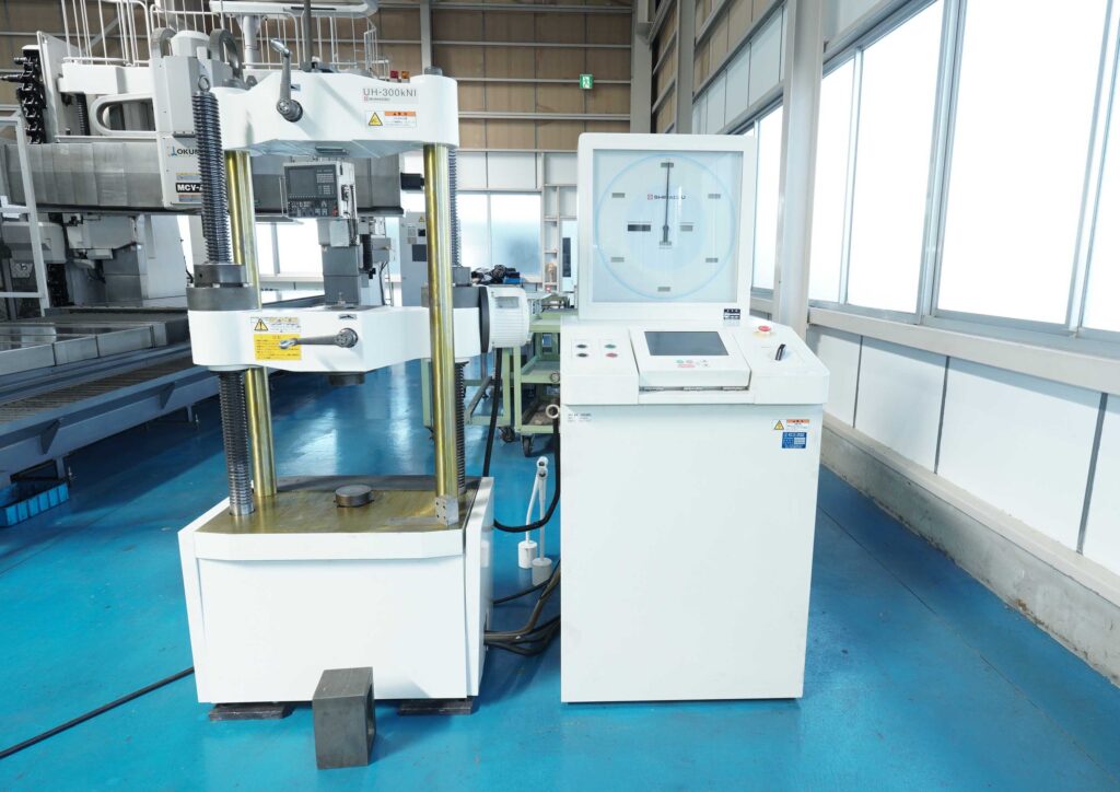 Hydraulic Universal Testing Machine SHIMADZU UH300kNI 中古機械と新品機械の販売 Hydraulic Universal Testing Machine SHIMADZU UH300kNI 中古機械と新品機械の販売