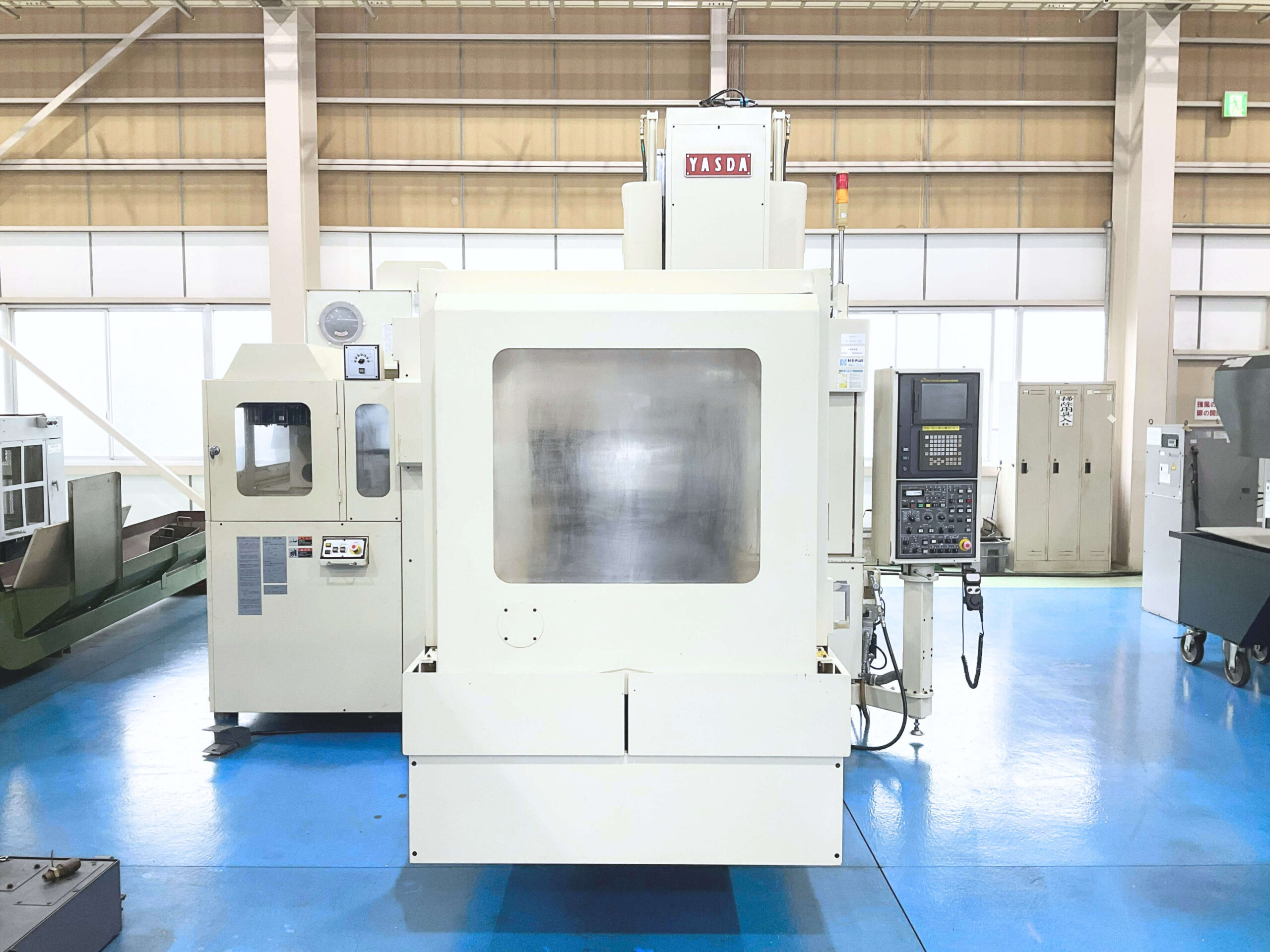 Vertical Machining-center  YASUDA  YBM-8120Vの画像